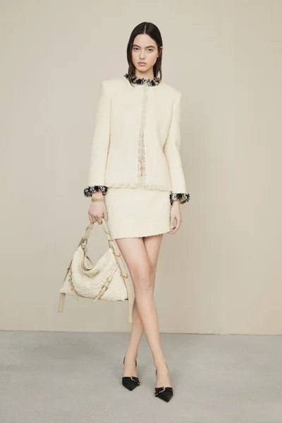 Look 15